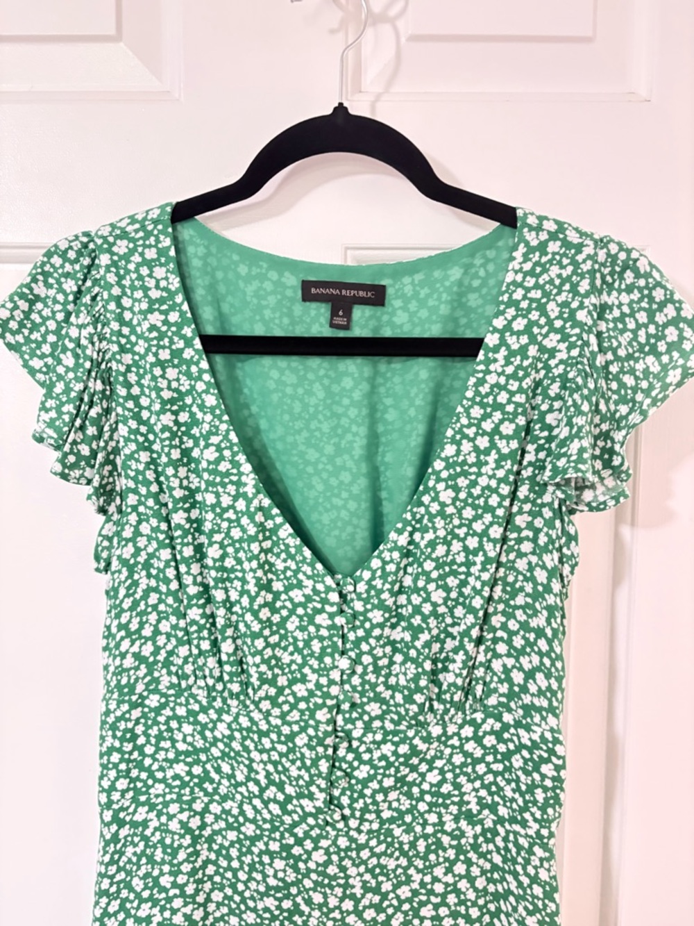 Banana Republic Green Floral V-Neck Midi Dress with Ruffle Hem Size 6 - Picture 2 of 5